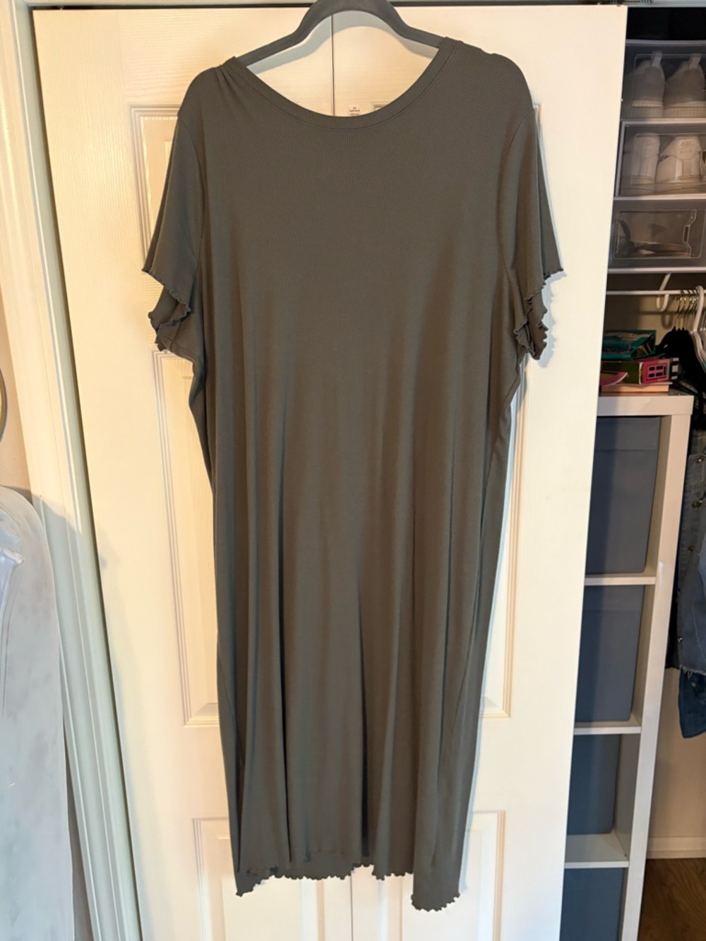 Terra & Sky Olive Ribbed Crew-Neck Midi